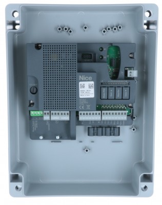 Centrale di comando per uno o due motori a 230 V, dotata di tecnologia Nice BlueBUS, predisposta per Opera