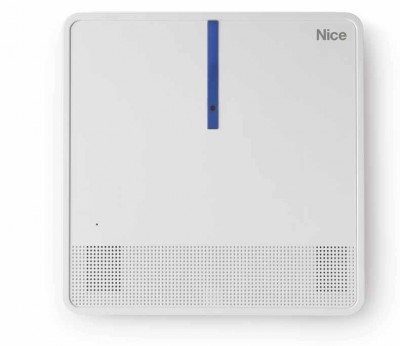 Centrale MyNice 99 zone in 6 aree, radio bidirezionale Dual Band, gestibile con tablet/PC via Wi-Fi, scheda filare 8 ingressi. Alimentazione 110-240Vac con batterie di back up 2x2Ah 12V (non incluse).